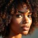 découvrez notre crème hydratante spécialement formulée pour les cheveux crépus, pour des boucles brillantes, bien définies et en pleine santé.
